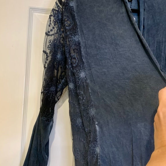 Sacred Thready Sweater wth combination soft lace on top of the sleeves&the sides - Picture 8 of 10